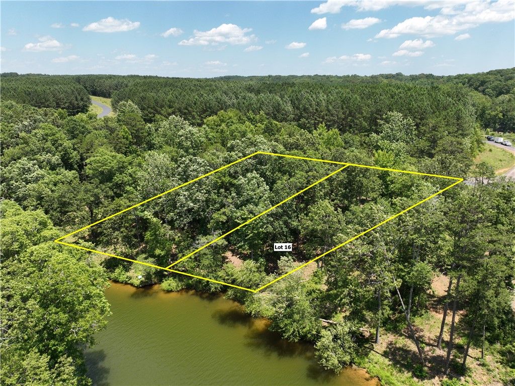 Main image of property at 44 Creekpoint Drive, Abbeville, SC 29620