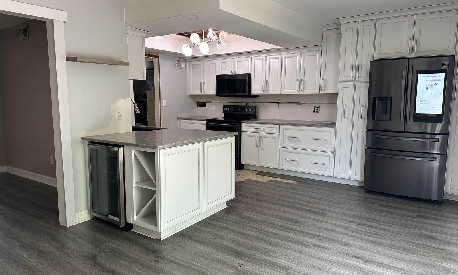 Property image 2 at 803 Edwards Road, Greenville, SC 29615