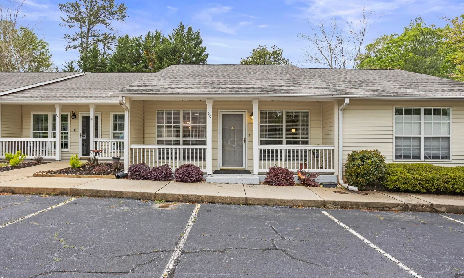 Bear Grass, Greenville Community