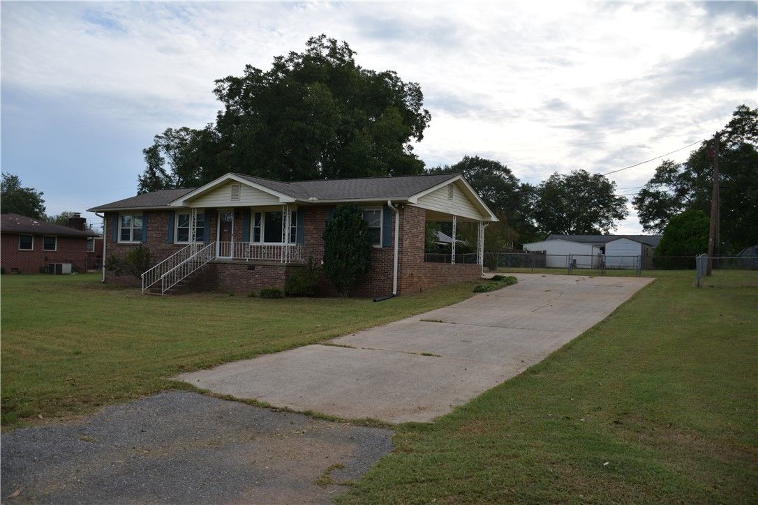 Property image 3 at 412 Auburn Avenue, Anderson, SC 29626