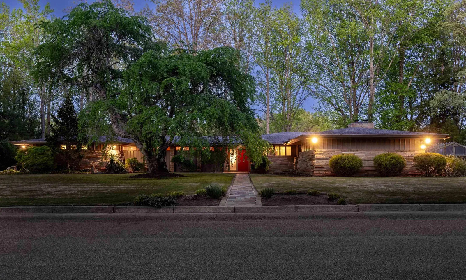 Stone Lake Heights, Greenville Community