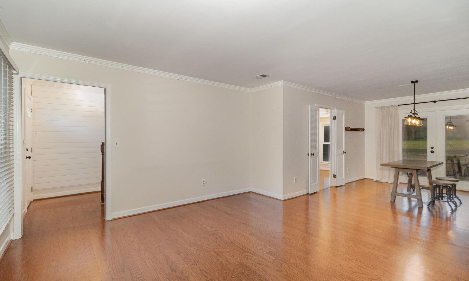 Property image 3 at 102 Crowndale Drive, Taylors, SC 29687