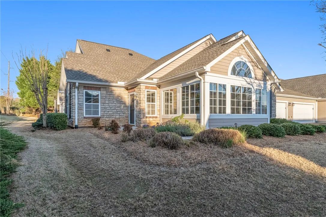 Main image of property at 203 Impasse Lane, Simpsonville, SC 29681