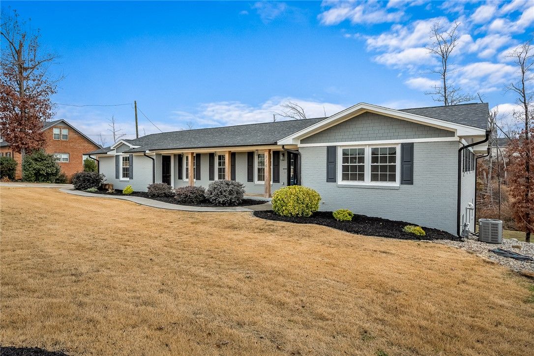 Property image 3 at 816 Ploma Drive, Seneca, SC 29678
