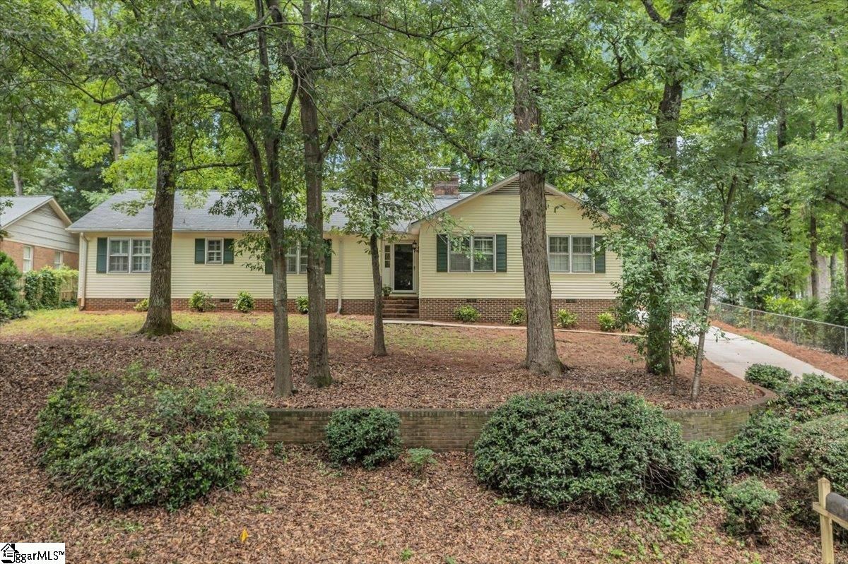 Property image 2 at 402 Foxcroft Road, Greenville, SC 29615