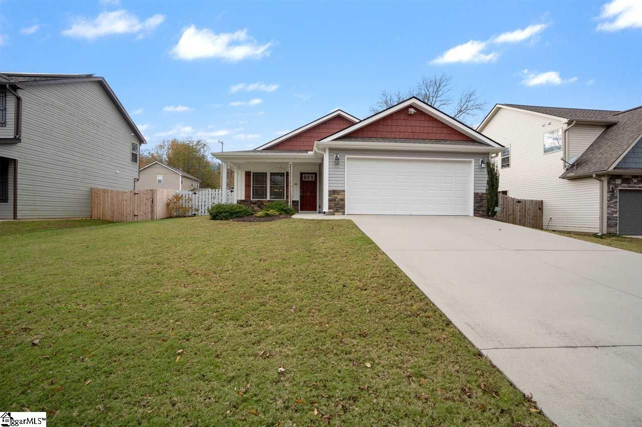 Property image 1 at 3 Maplecroft Street, Greenville, SC 29609