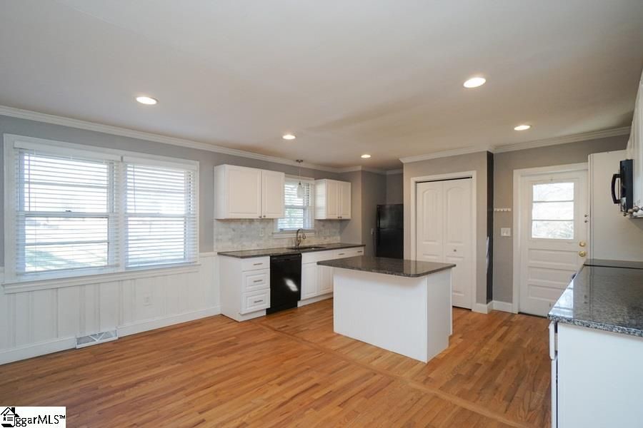 Property image 4 at 125 Lullwater Road, Greenville, SC 29607