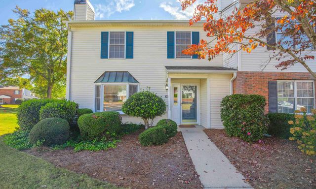 97 JAMESTOWNE Way