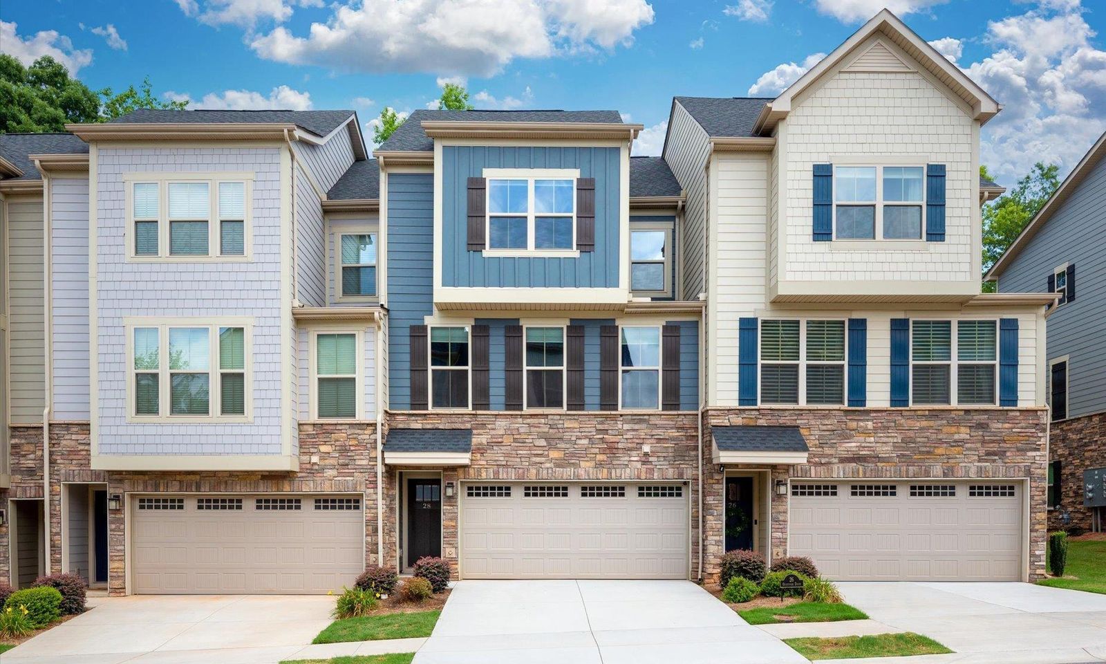 Property image 2 at 28 Questover Drive, Greenville, SC 29607