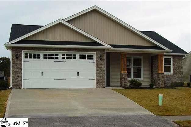 Main image of property at 12 Kavanagh Court, Greenville, SC 29611