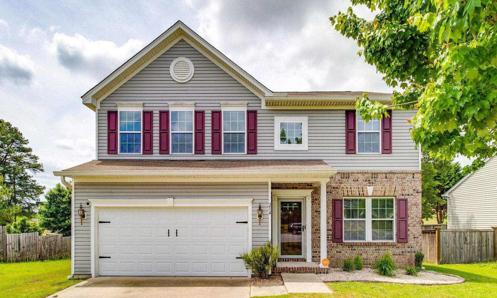 Pleasant Hills, Lexington Community
