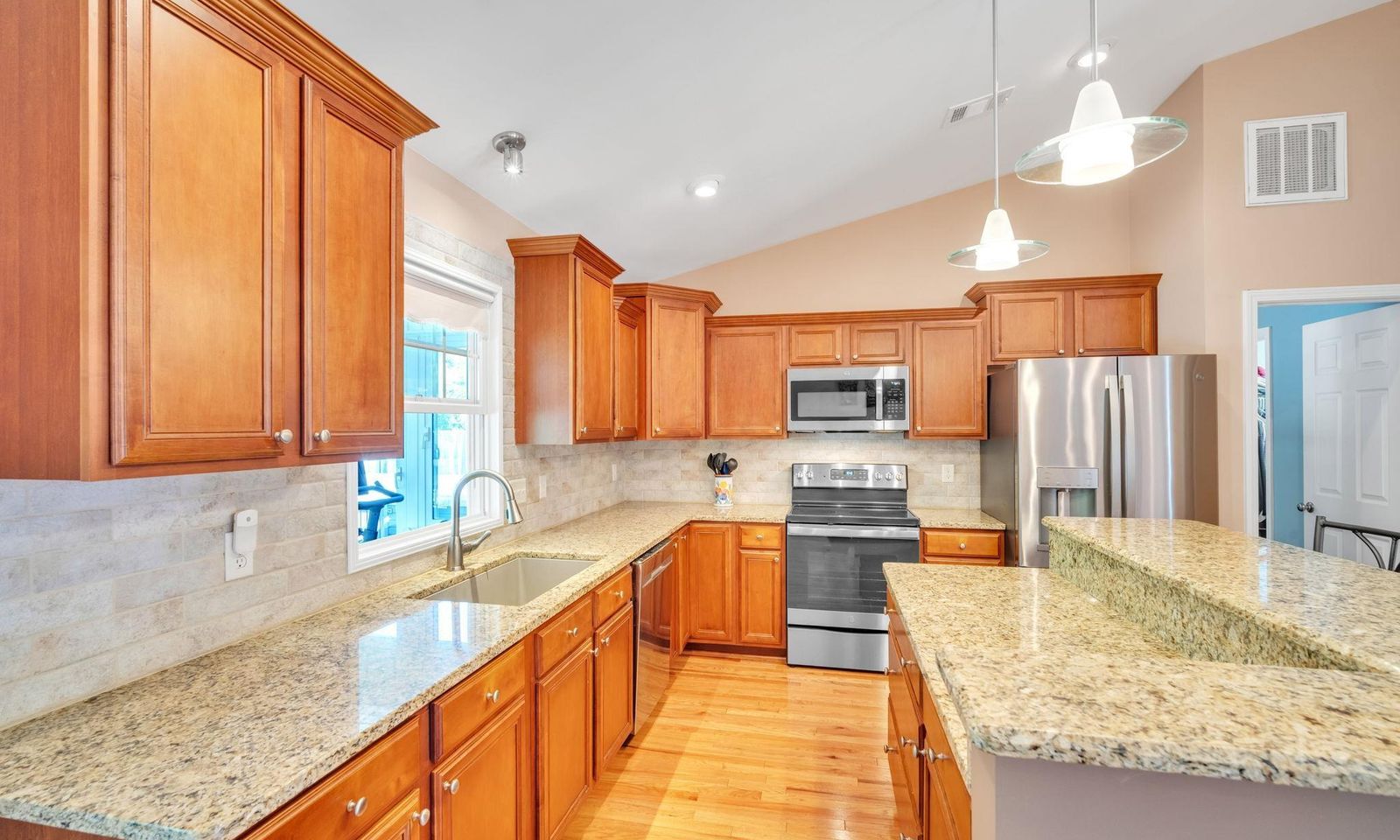 Property image 3 at 120 Hallmark Circle, Easley, SC 29640-9696