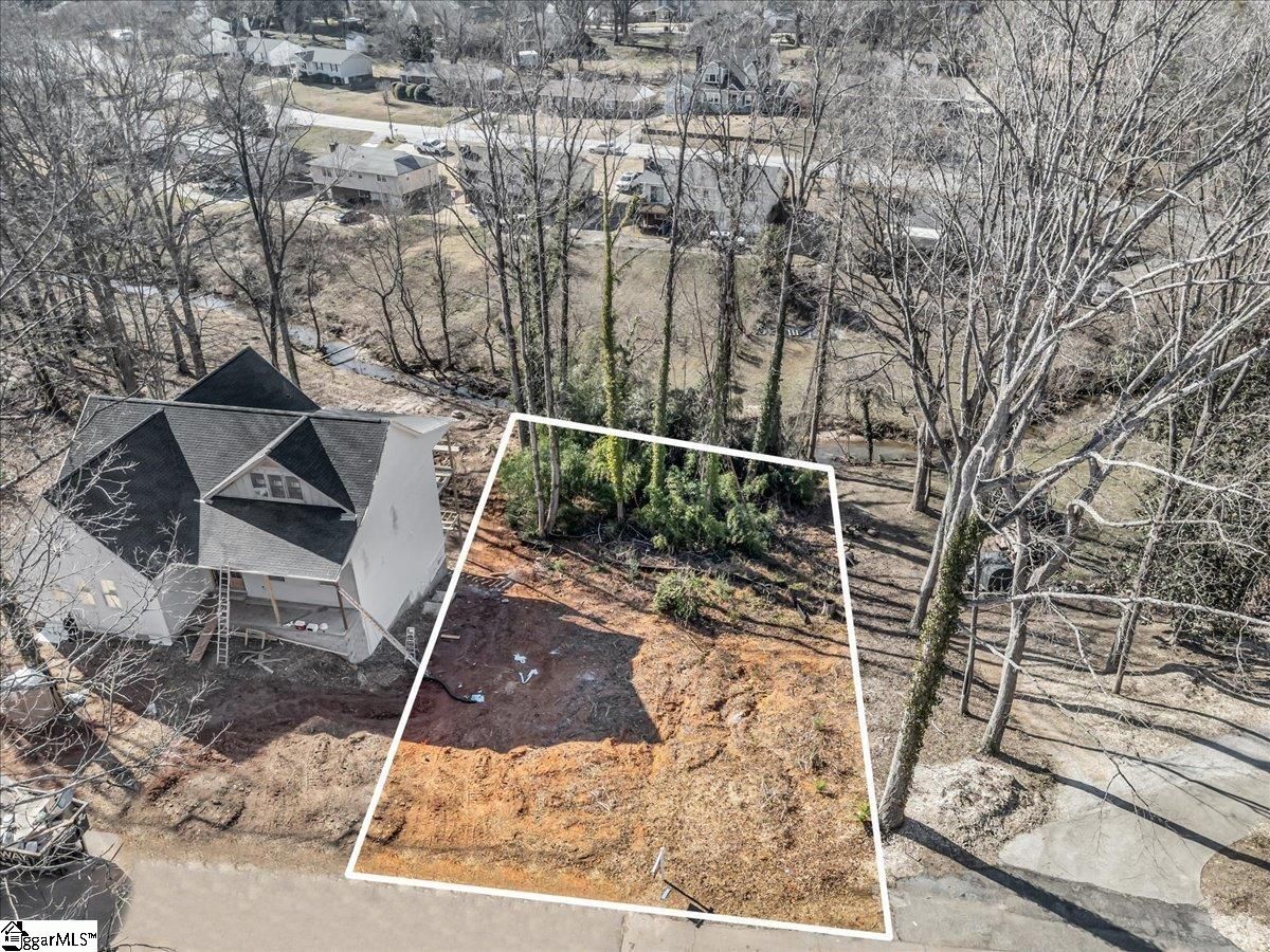 Main image of property at 31 Arbutus Trail, Greenville, SC 29607