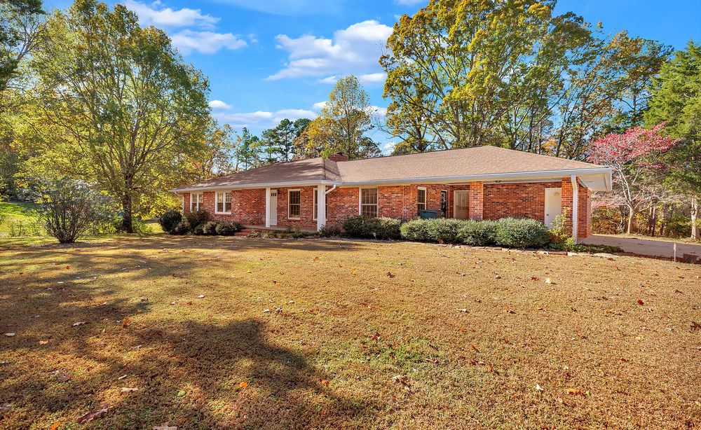 101 Lakeview Drive