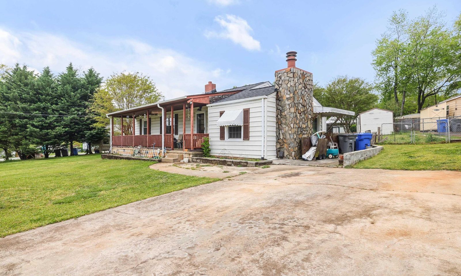 Property image 3 at 102 Rutledge Avenue, Greenville, SC 29617