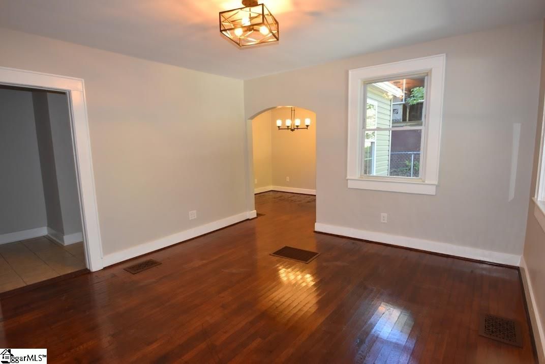 Property image 3 at 137 S Cleveland Street, Spartanburg, SC 29303