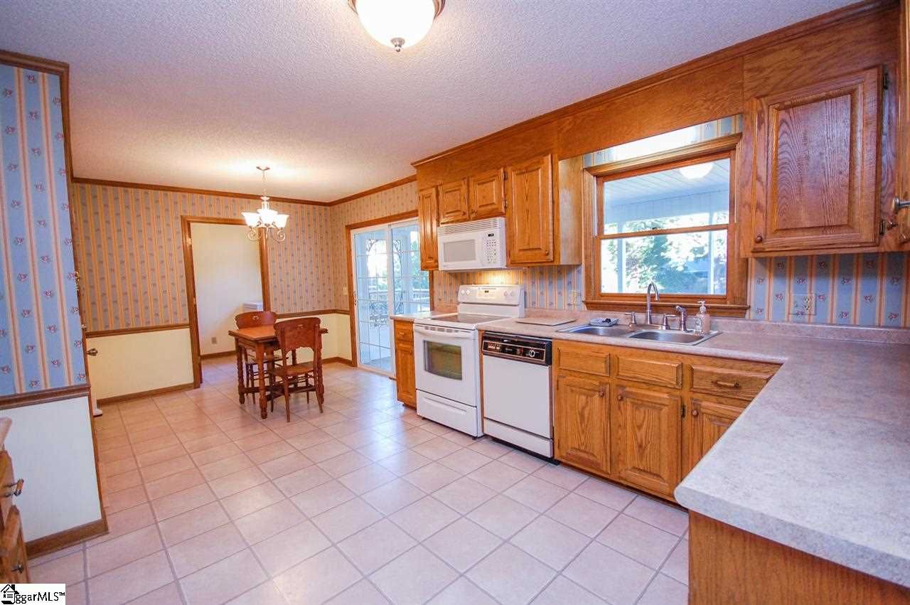 Property image 3 at 405 Bradley Court, Greenville, SC 29615