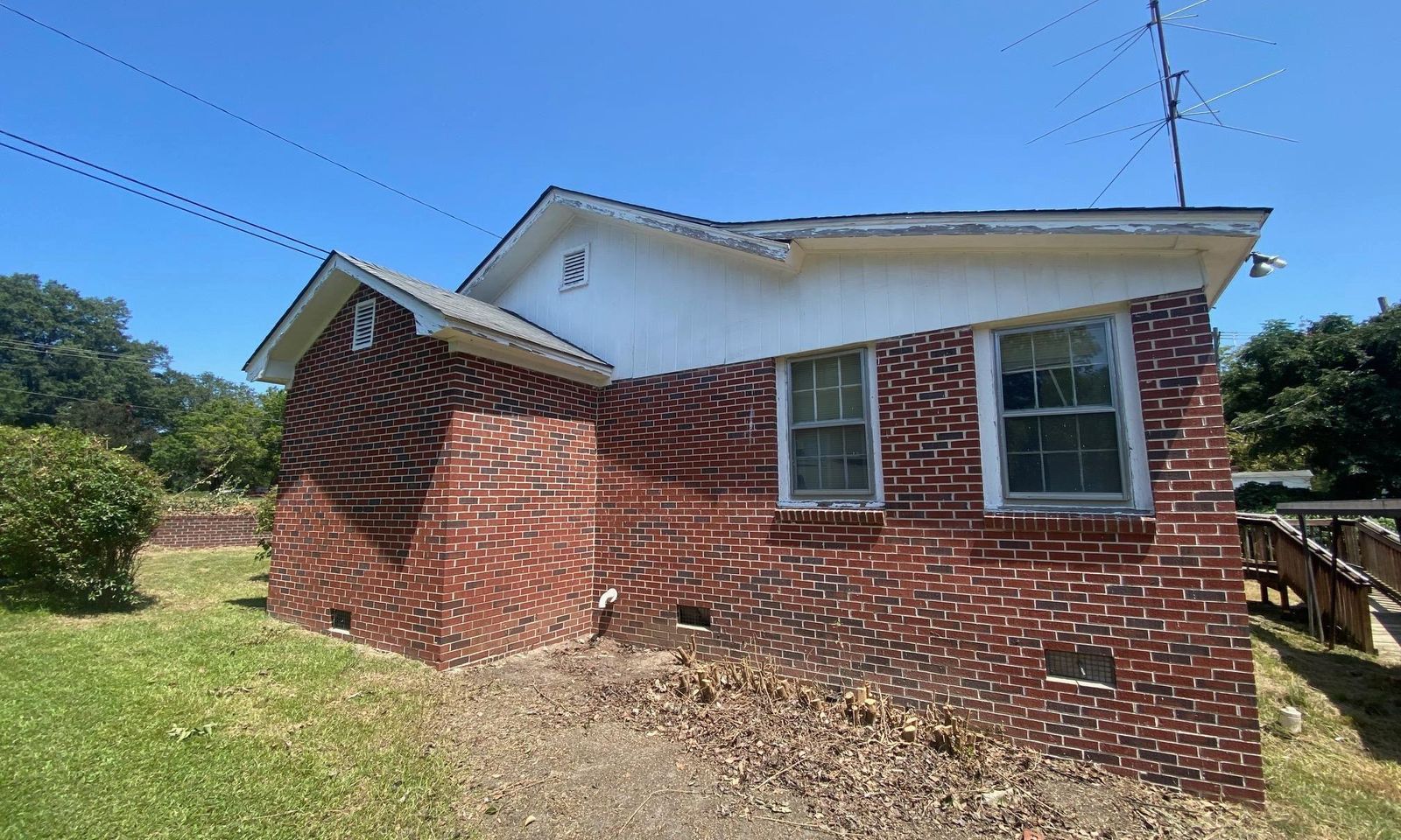 Property image 2 at 603 W Carolina Avenue, Clinton, SC 29325