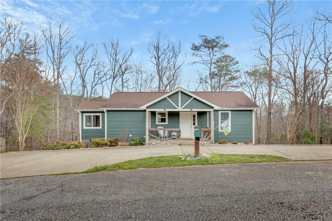 Property image 1 at 370 Woodmere Drive, Pickens, SC 29671