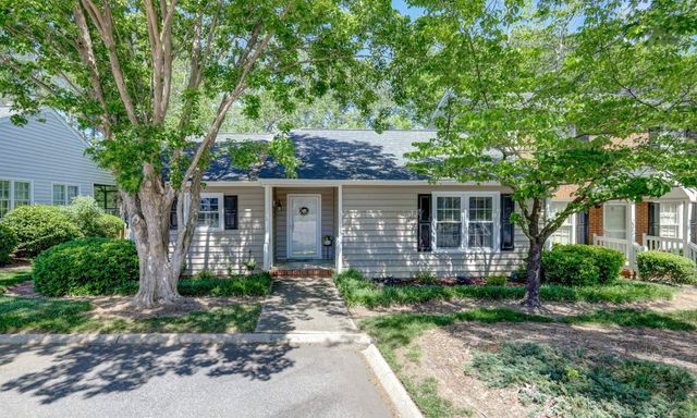 40 Wood Pointe Drive