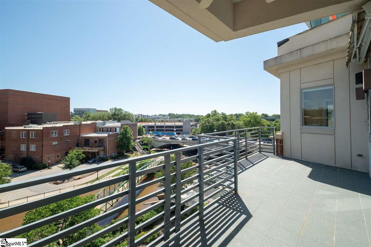 Property image 3 at 154 Riverplace Drive, Greenville, SC 29601