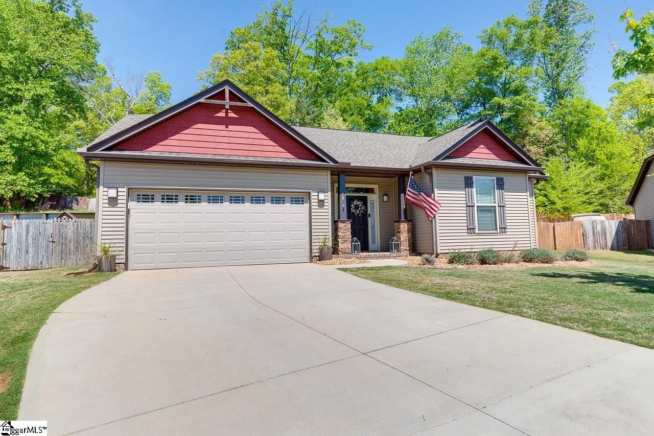 Property image 2 at 18 Elmcrest Court, Taylors, SC 29687