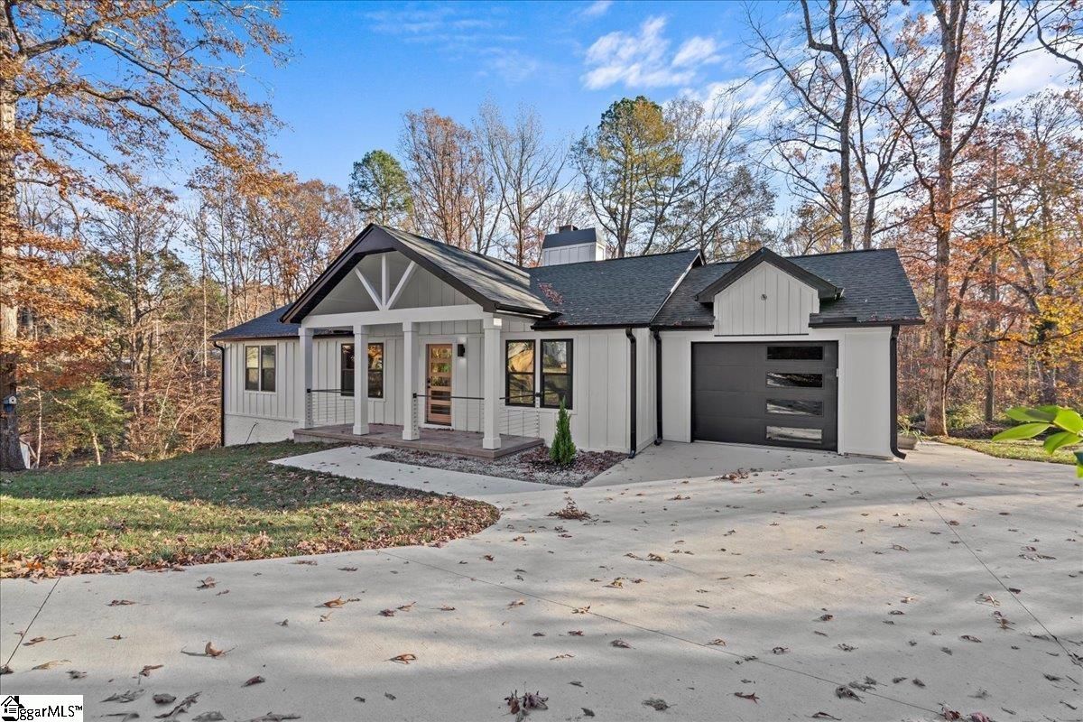 Property image 2 at 106 Concord Court, Simpsonville, SC 29681-3370