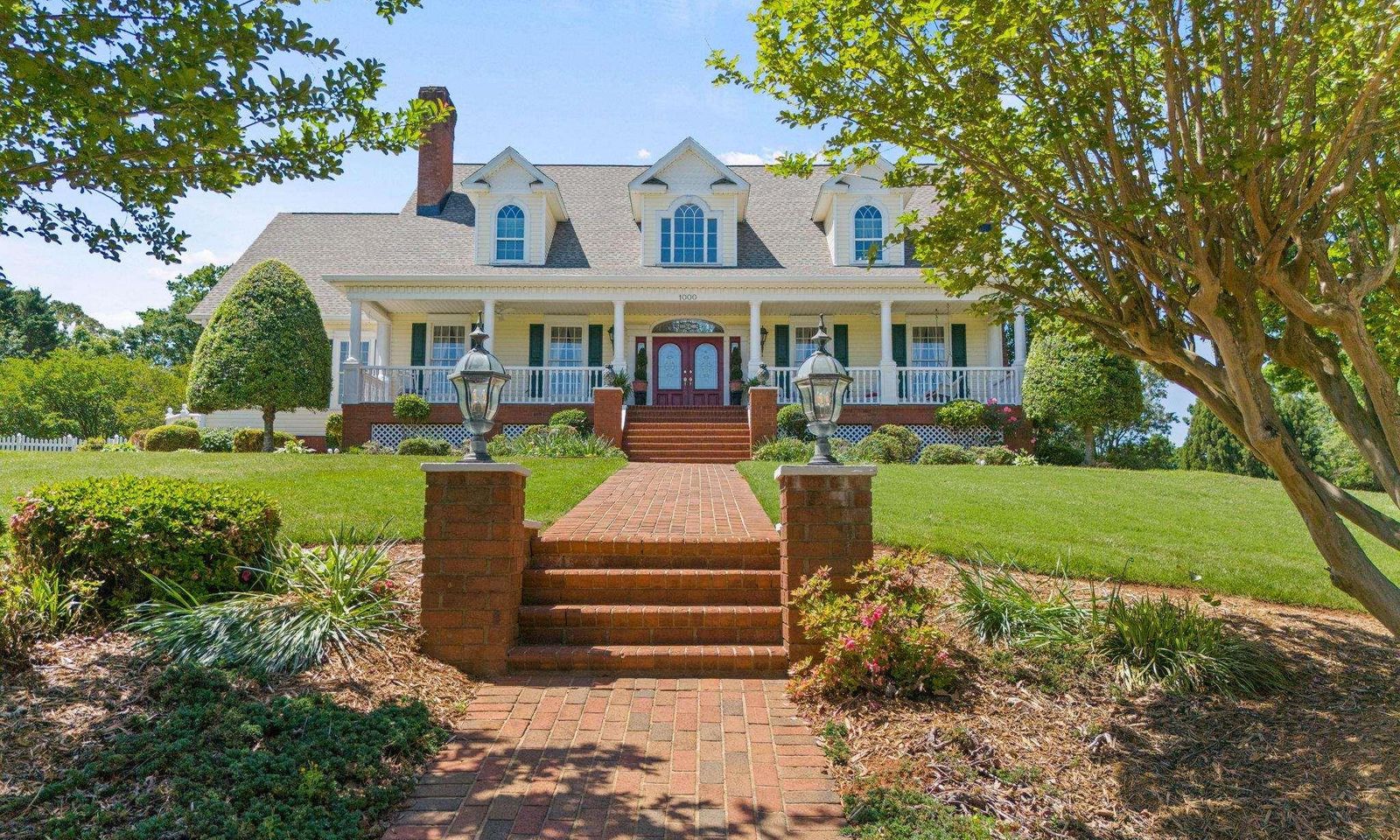 Kensington, Easley Community