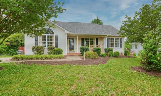 211 Queensbury Way