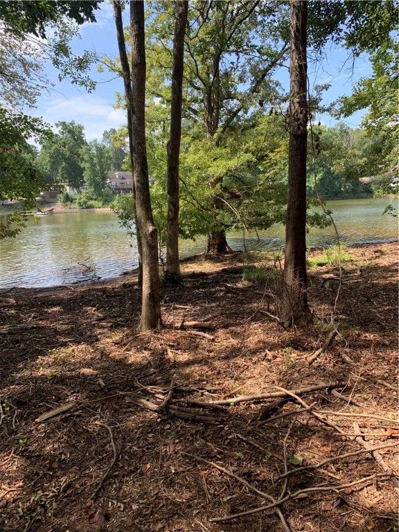 Property image 3 at 124 Waterside Drive, Iva, SC 29655