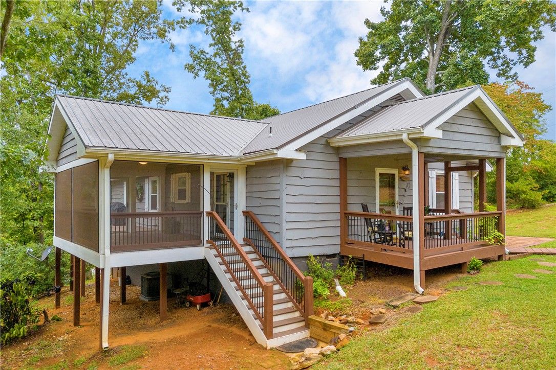 Property image 5 at 1009 Hillsborough Drive, Seneca, SC 29678