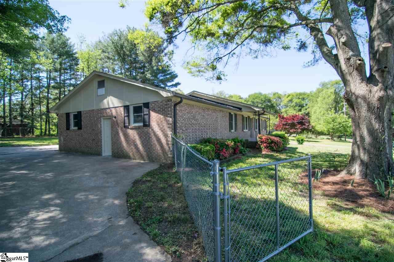 Property image 3 at 138 Barwood Circle, Greenville, SC 29611
