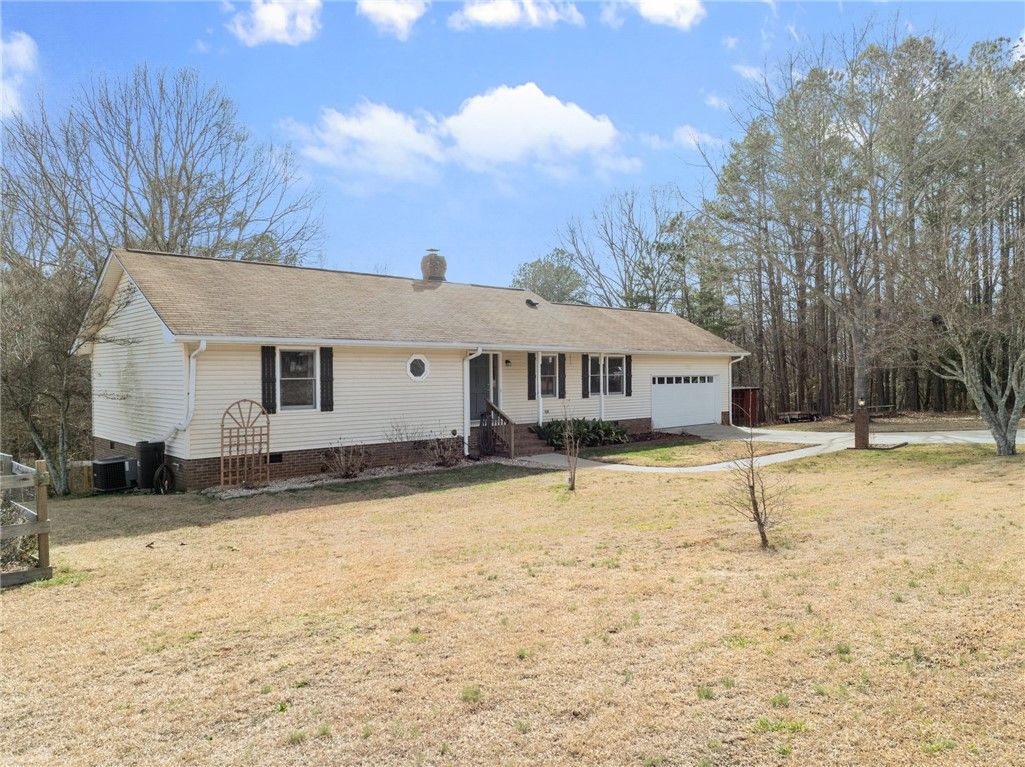 Property image 2 at 115 Myrtle Lane, Central, SC 29630