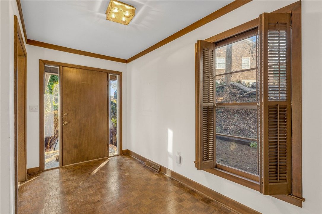 Property image 4 at 105 Oak Ridge Court, Greer, SC 29650