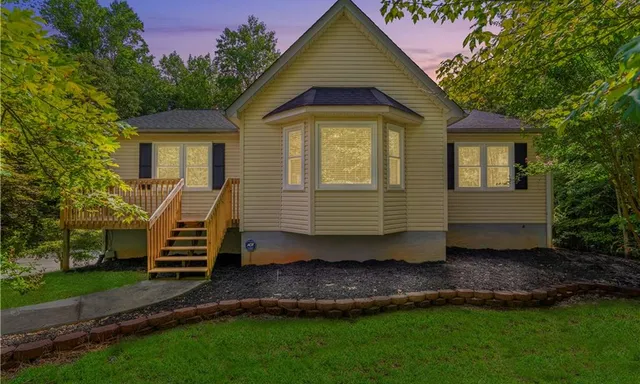 404 Ridgeway Court