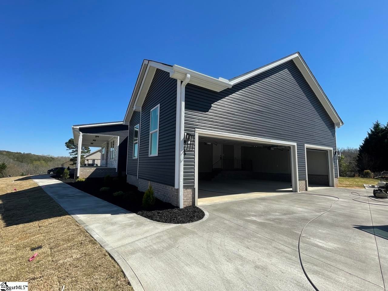 Property image 2 at 405 Winding Brook Court, Greenville, SC 29617
