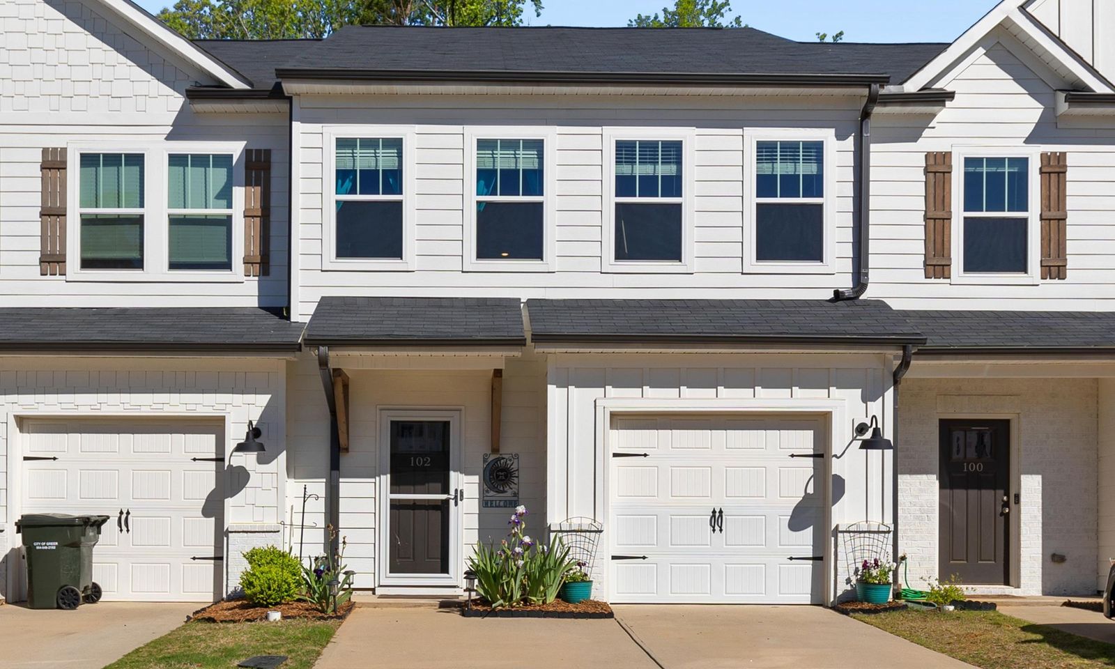 102 Grey Oak Trail
