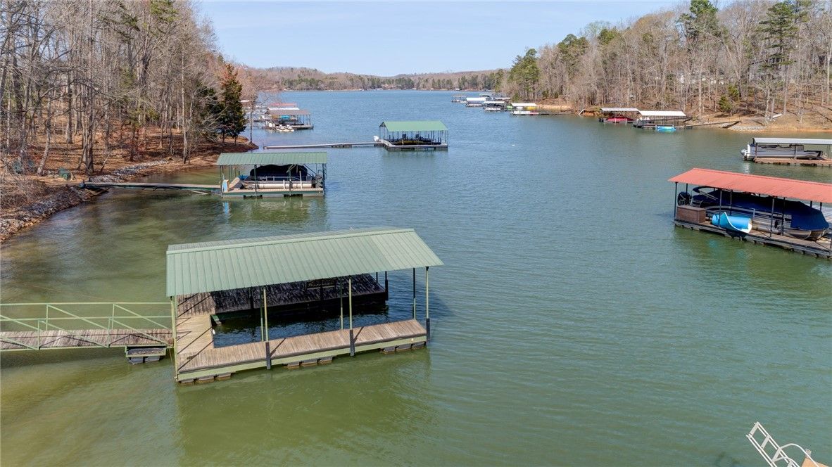 Property image 4 at 190 Rue St Joan, Lavonia, GA 30553