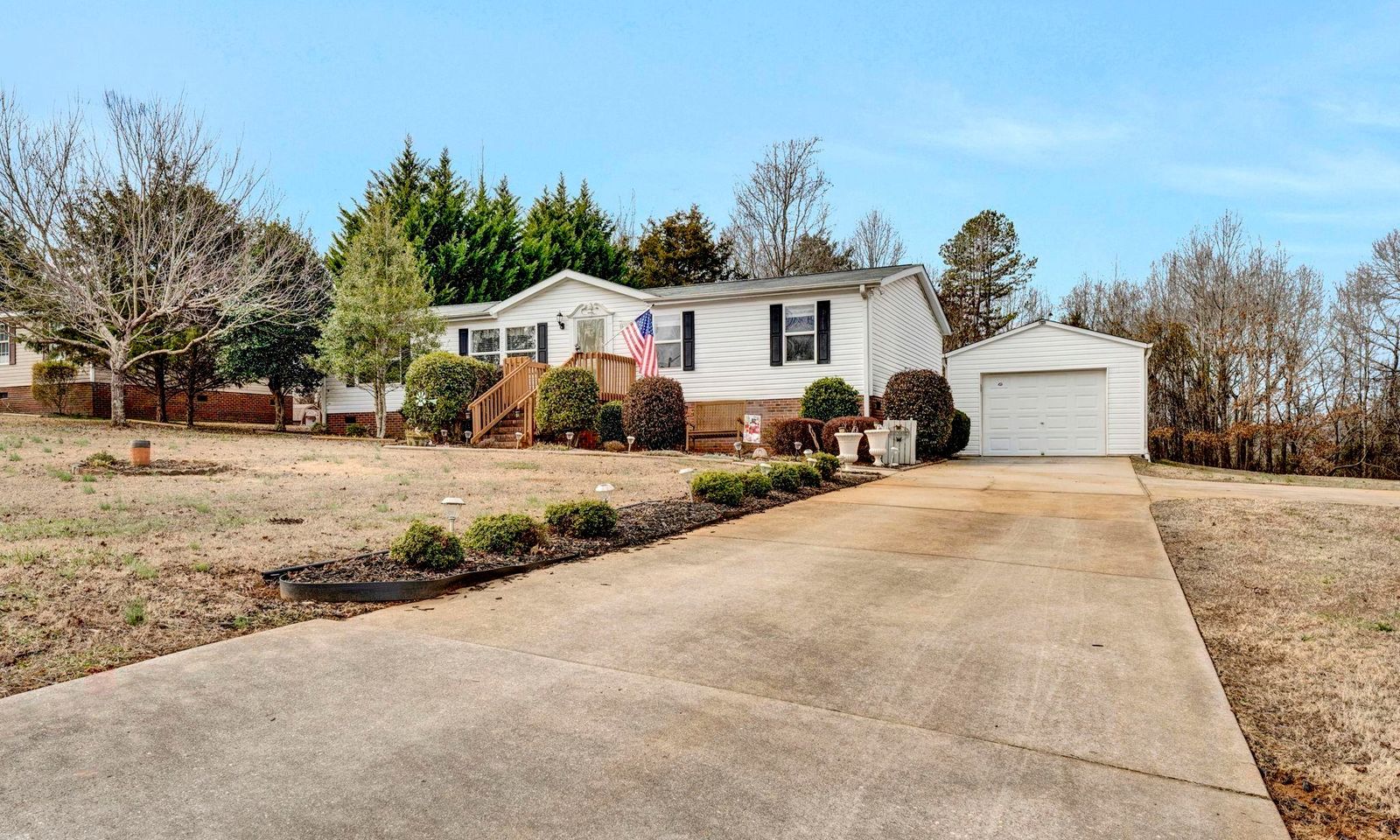 Property image 3 at 621 Courtland Way, Greer, SC 29651