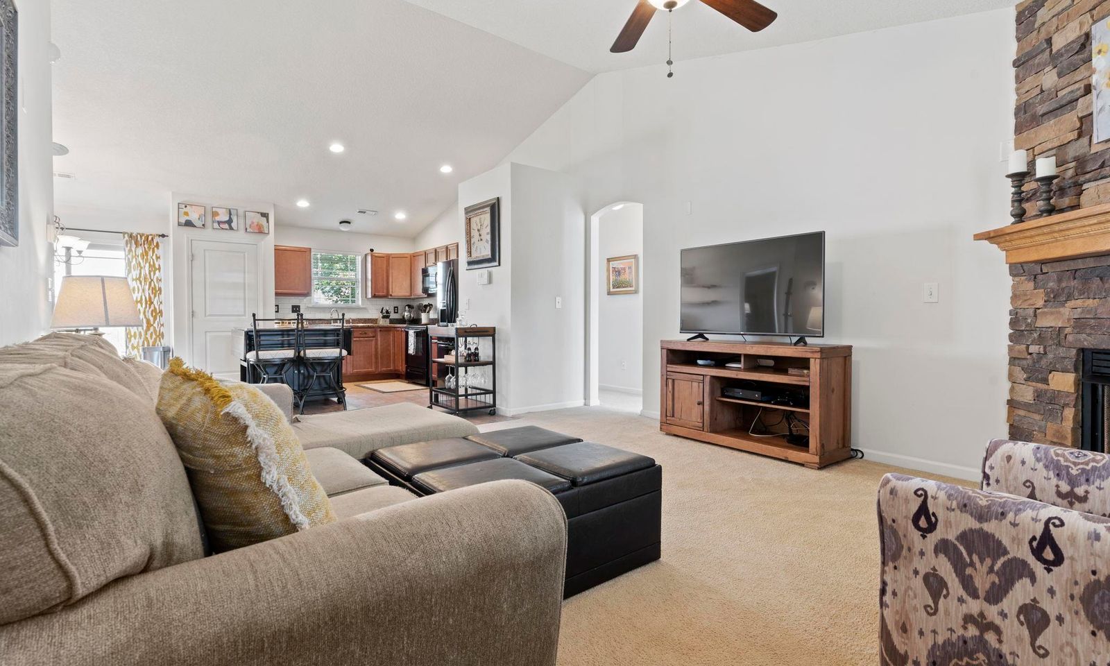Property image 3 at 2 Redwolf Lane, Taylors, SC 29687