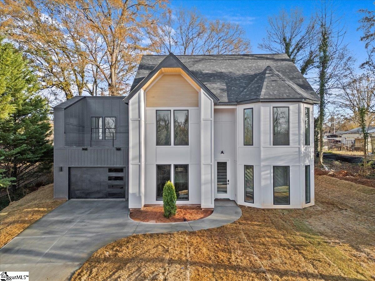 Main image of property at 105 Tanglewood Drive, Greenville, SC 29611