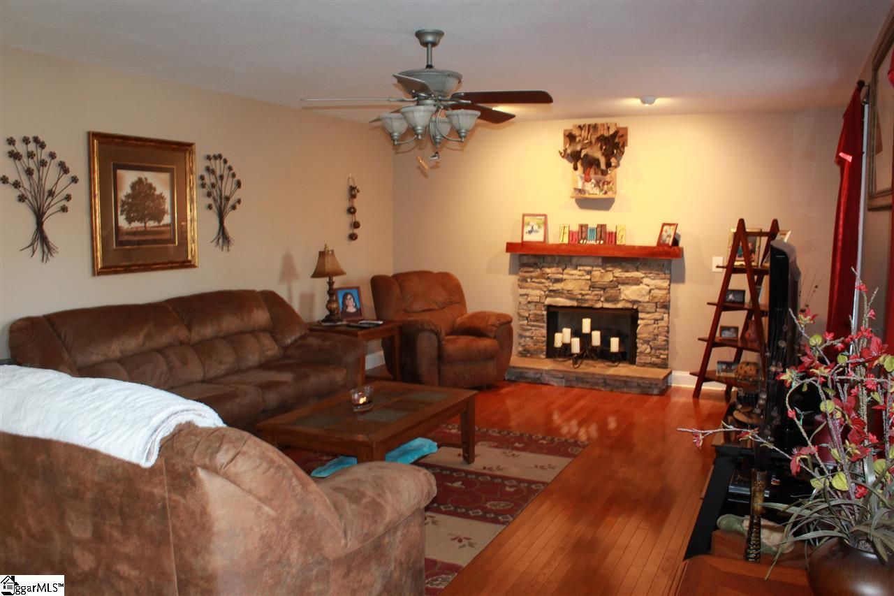Property image 4 at 111 Sandy Shores Circle, Townville, SC 29689