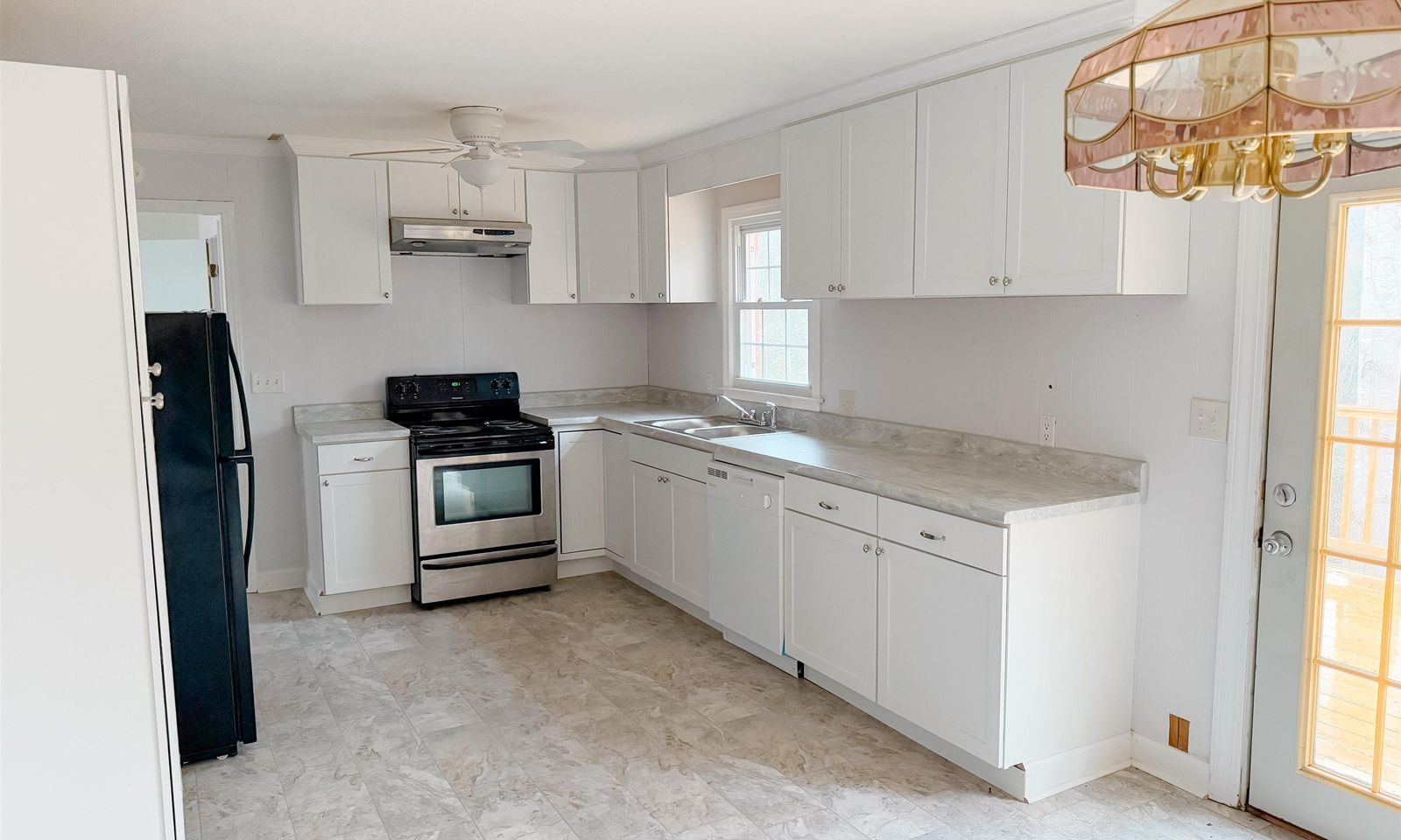 Property image 3 at 8 Charing Cross Road, Taylors, SC 29687