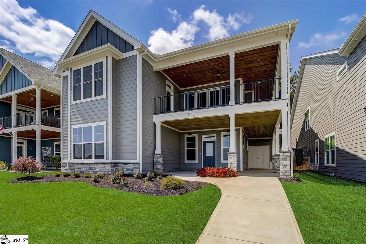 Main image of property at 712 kings hill Street, Taylors, SC 29687