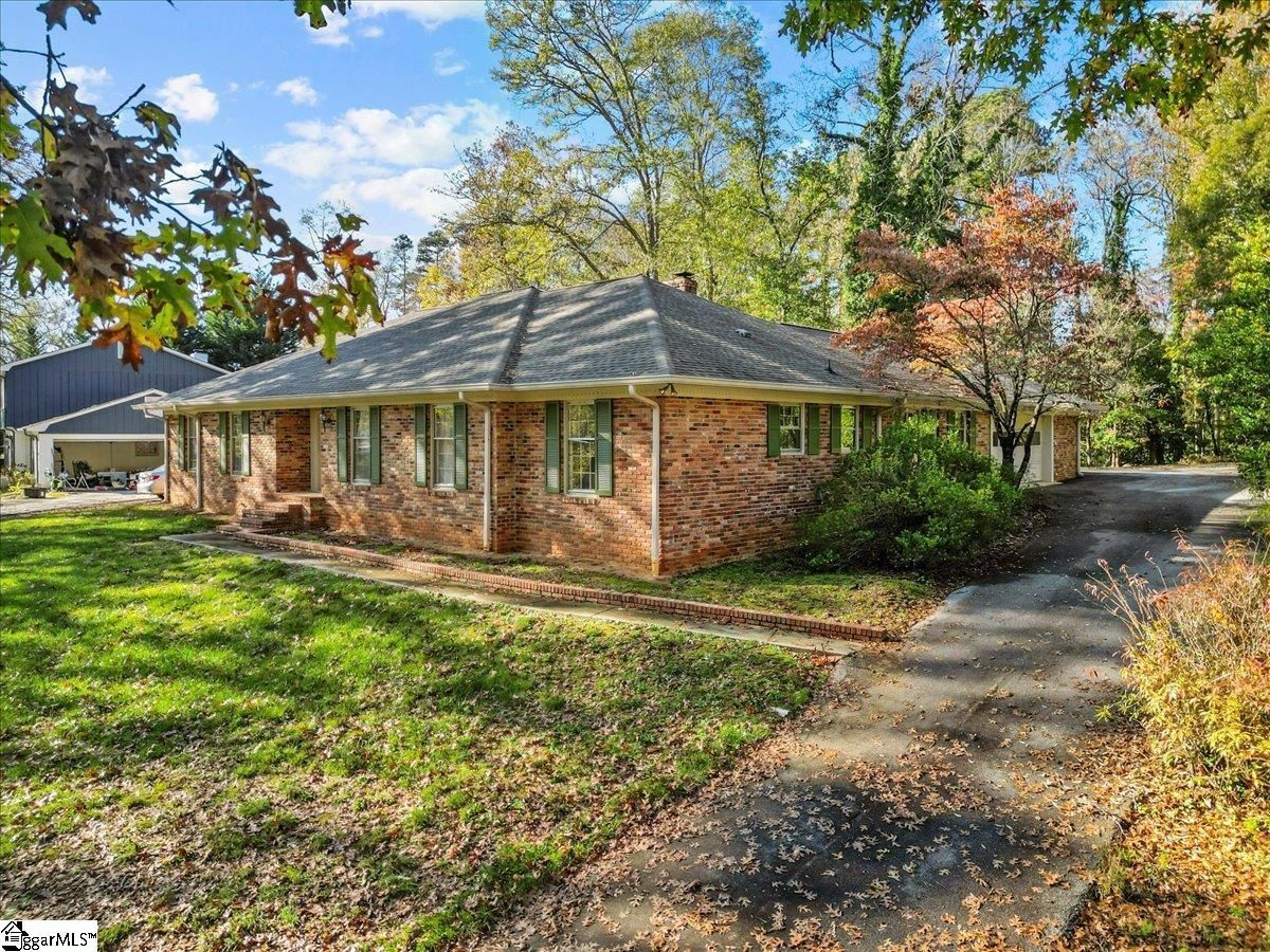 Property image 3 at 240 Heathwood Drive, Spartanburg, SC 29307