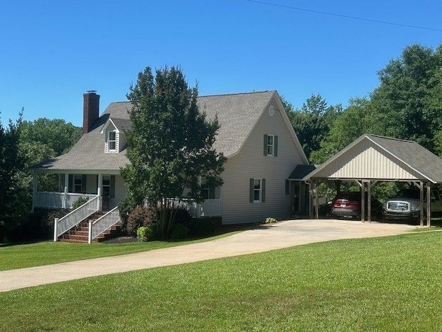 Main image of property at 6200 Oak Valley Road, Seneca, SC 29678