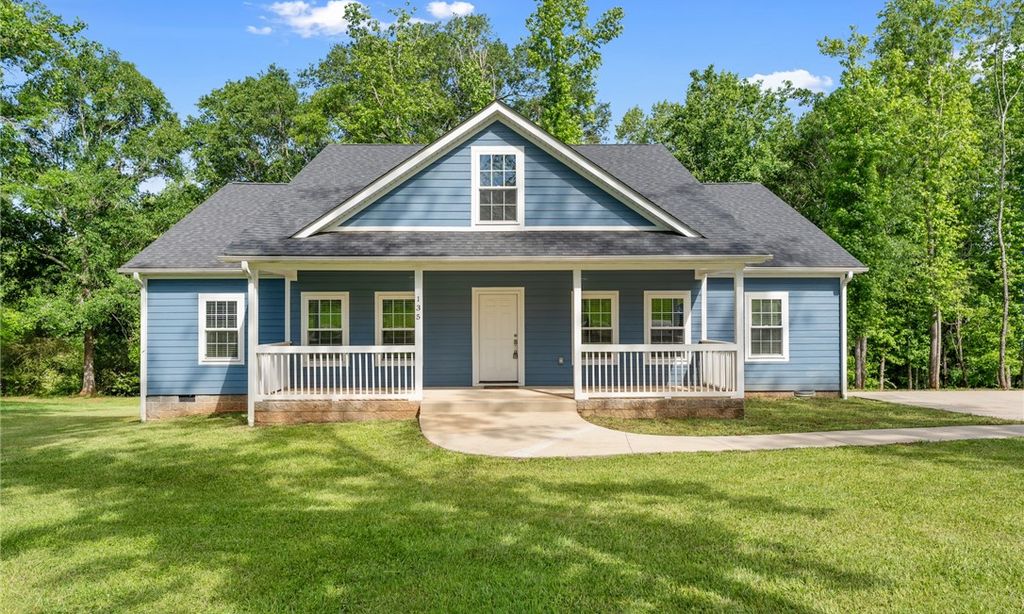 135 Boxwood Lane