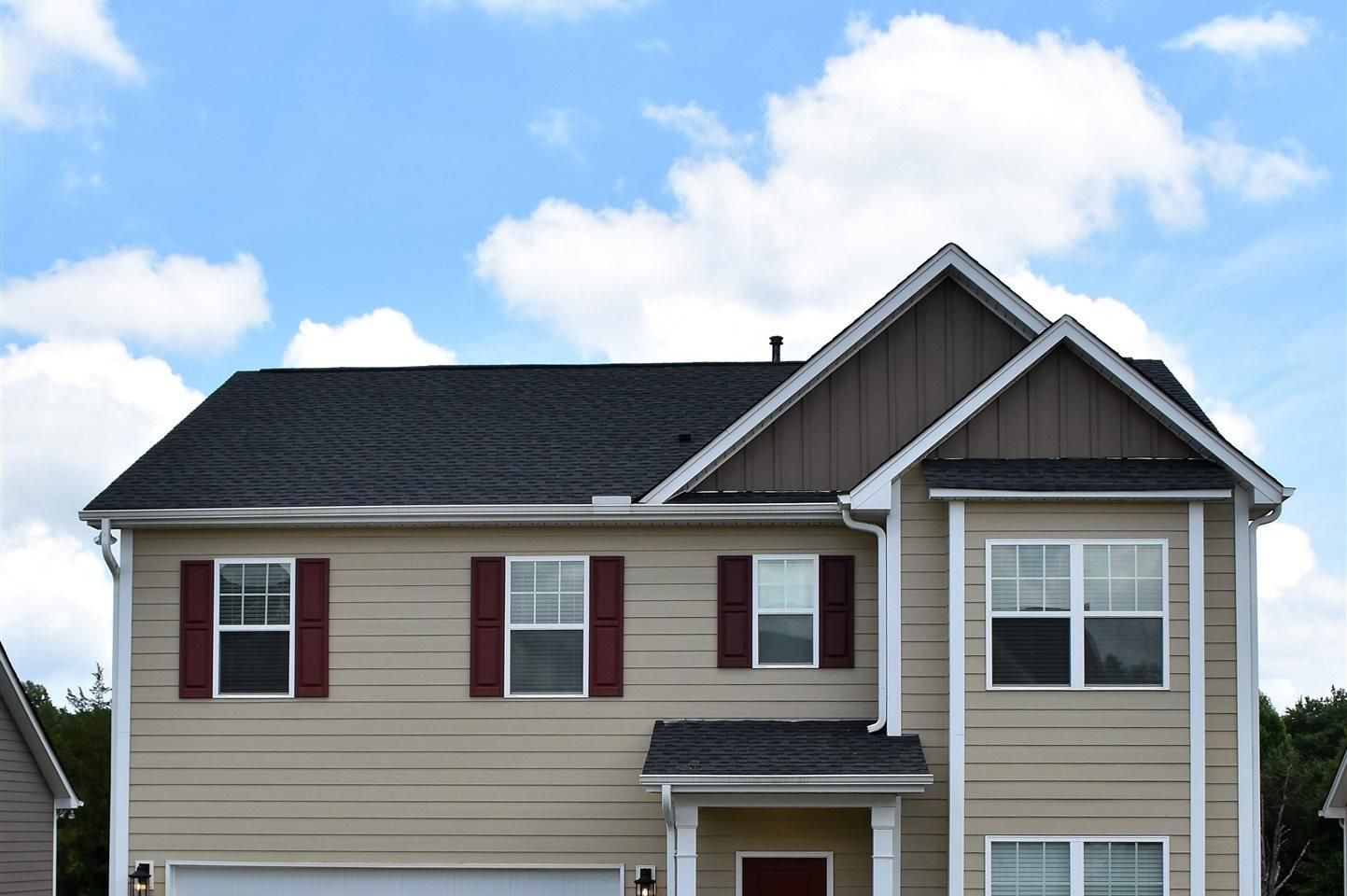Main image of property at 6 Fowler Oaks Lane, Simpsonville, SC 29681