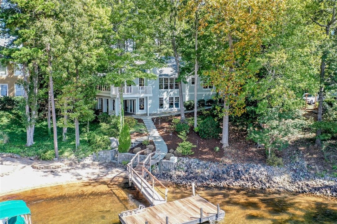 Property image 3 at 6 Lakeside Drive, Salem, SC 29676