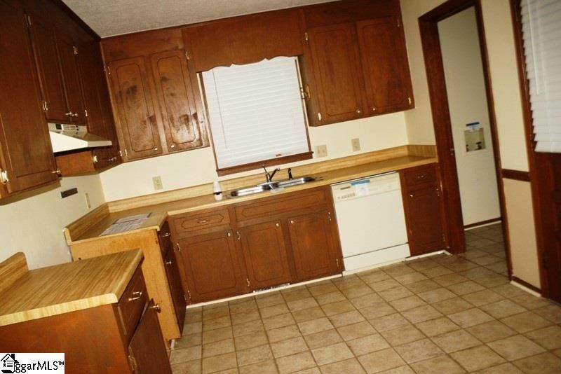 Property image 3 at 100 Wilma Drive, Greenville, SC 29617